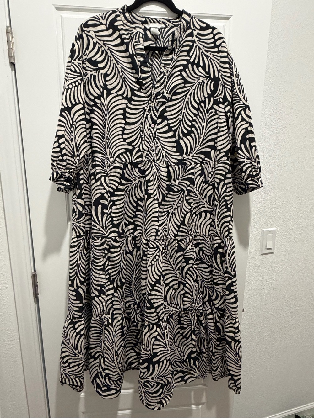 H&M Black and White Leaf-Print Tiered Women's Dress